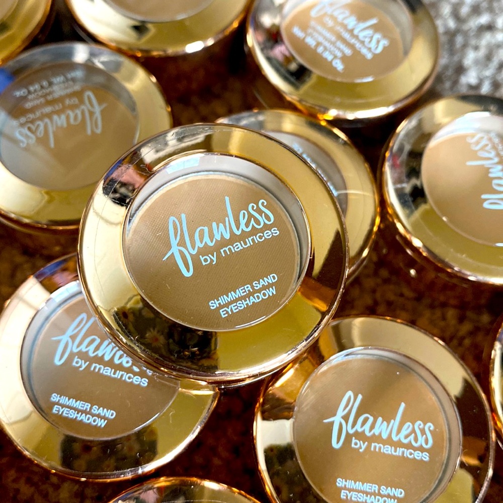 ✨Maurices Flawless Collection Eye Shadow✨